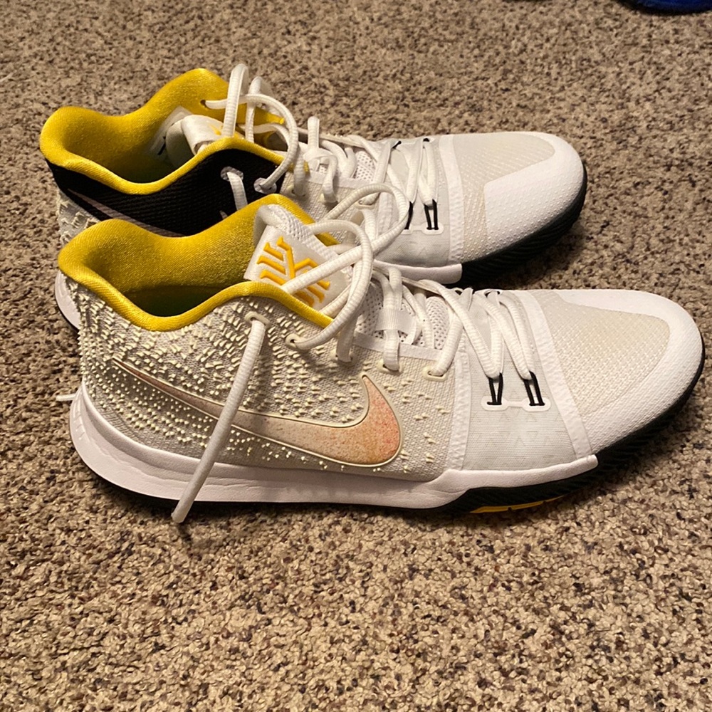 mens Kyrie 3 N7